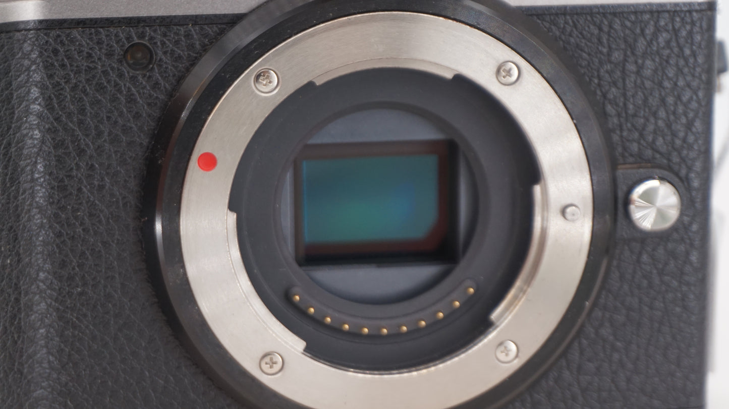 [Good, Fast Shipping] Panasonic Lumix GX9 Camera