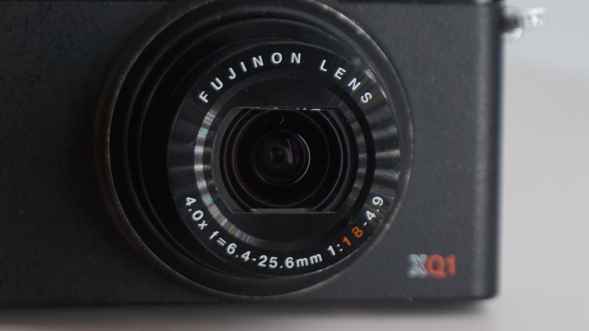 [Good, Shipping from US] Fujifilm XQ1 Camera