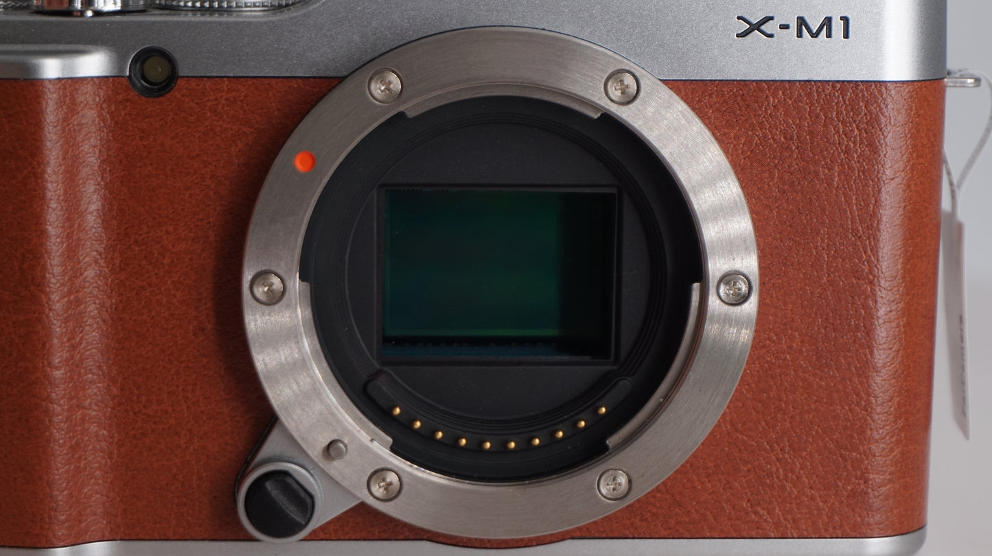 [Good, Fast Shipping] Fujifilm X-M1 Camera