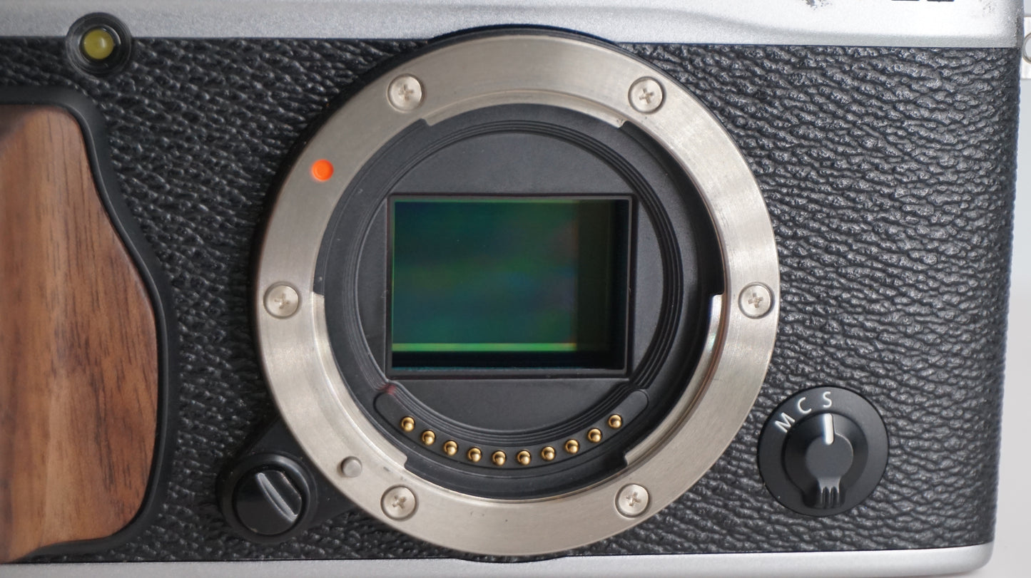 [Good, Fast Shipping] Fujifilm X-E2 Camera