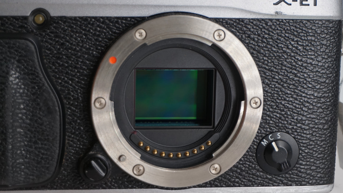 [Good, Fast Shipping] Fujifilm X-E1 Camera