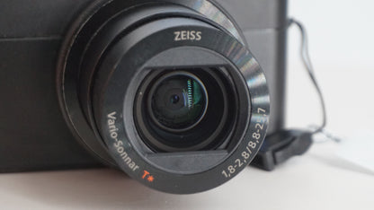 [Good, Fast Shipping] Sony DSC-RX100 V M5 Camera