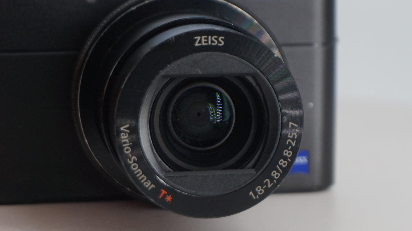 [Good, Fast Shipping] Sony DSC-RX100 V M5 Camera