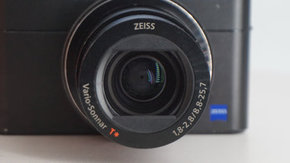 [Good, Fast Shipping] Sony DSC-RX100 V M5 Camera