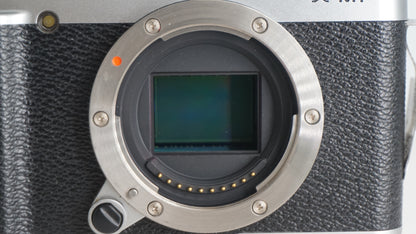 [Good, Fast Shipping] Fujifilm X-M1 Camera