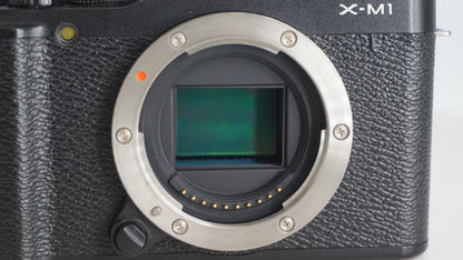 [Good, Fast Shipping] Fujifilm X-M1 Camera