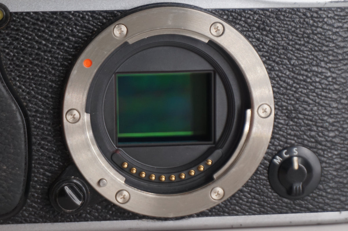 [Good, Shipping from US] Fujifilm X-E2 Camera