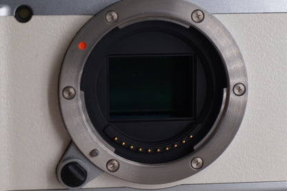 [Good, Shipping from US] Fujifilm X-A1 Camera