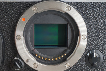 [Good, Shipping from US] Fujifilm X-E1 Camera