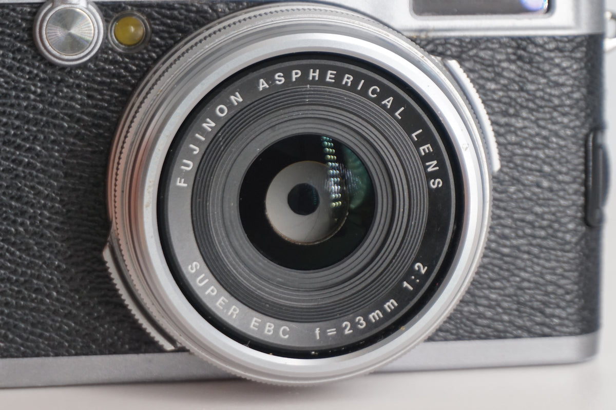 [Good, Shipping from US] Fujifilm X100 Camera