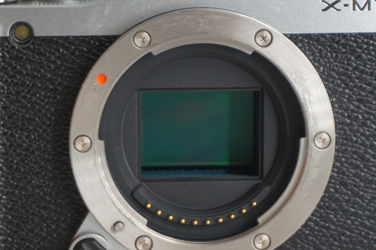 [Good, Shipping from US] Fujifilm X-M1 Camera