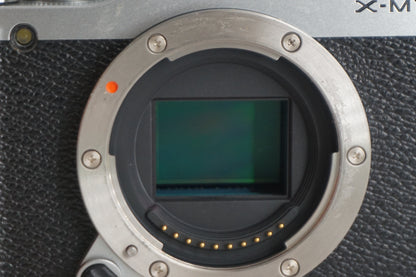 [Good, Shipping from US] Fujifilm X-M1 Camera