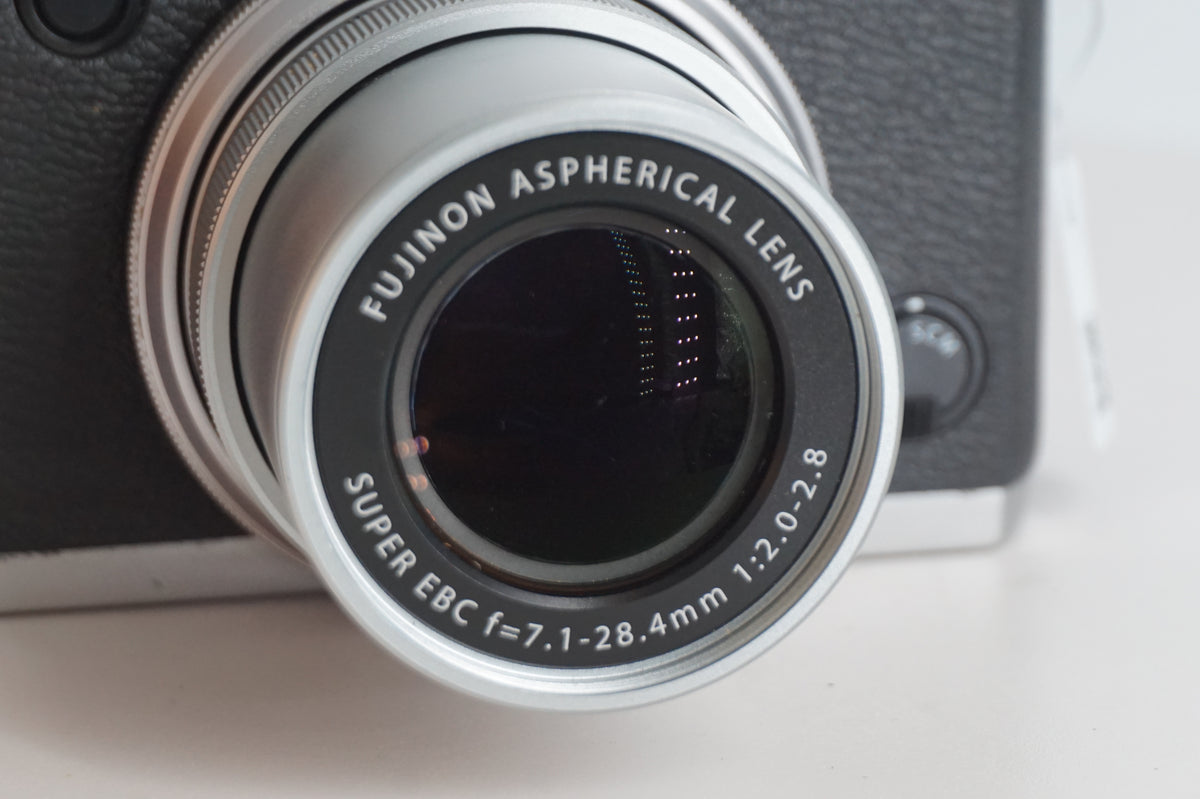 [Good, Shipping from US] Fujifilm X30 Camera