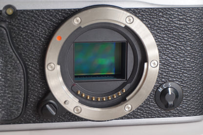 [Good, Shipping from US] Fujifilm X-E1 Camera