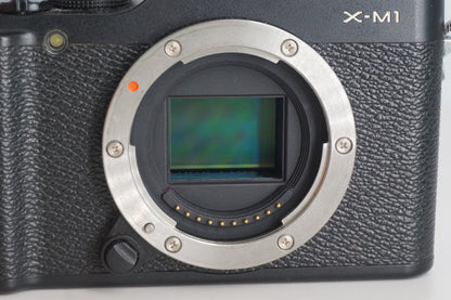 [Good, Shipping from US] Fujifilm X-M1 Camera